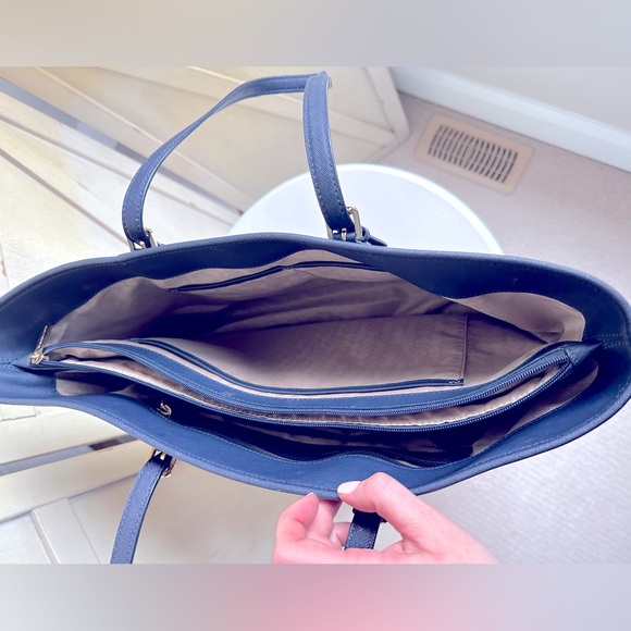 Michael Kors Blue Leather Jet Set Travel Tote - Picture 4 of 12